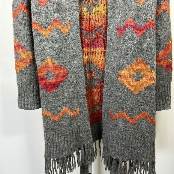 HINGE Women's Tribal Pattern Fringe Shawl Wrap Cardigan Gray Size Extra Small - Picture 7 of 10